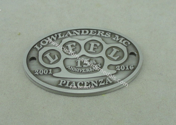 Customized 2D Souvenir Badges Standard Antique Silver Die Casting Metal Badge