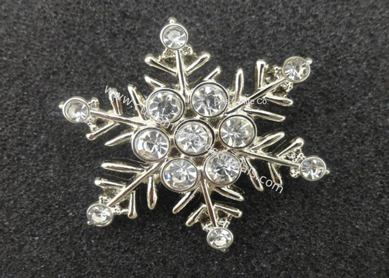 Customized Zinc Alloy Die Casting Snow Flower Brooch Pin , Clear Stone Metal Badges