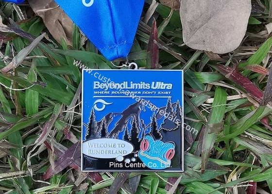 2015 Swarovski Enamel Medal With Transparent Color And Spinning Piece